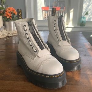 DR. MARTEN SINCLAIR MILLED NAPPA LEATHER PLATFORM BOOTS